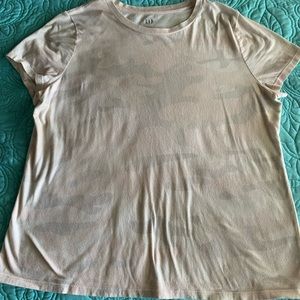 Gap camo T-shirt